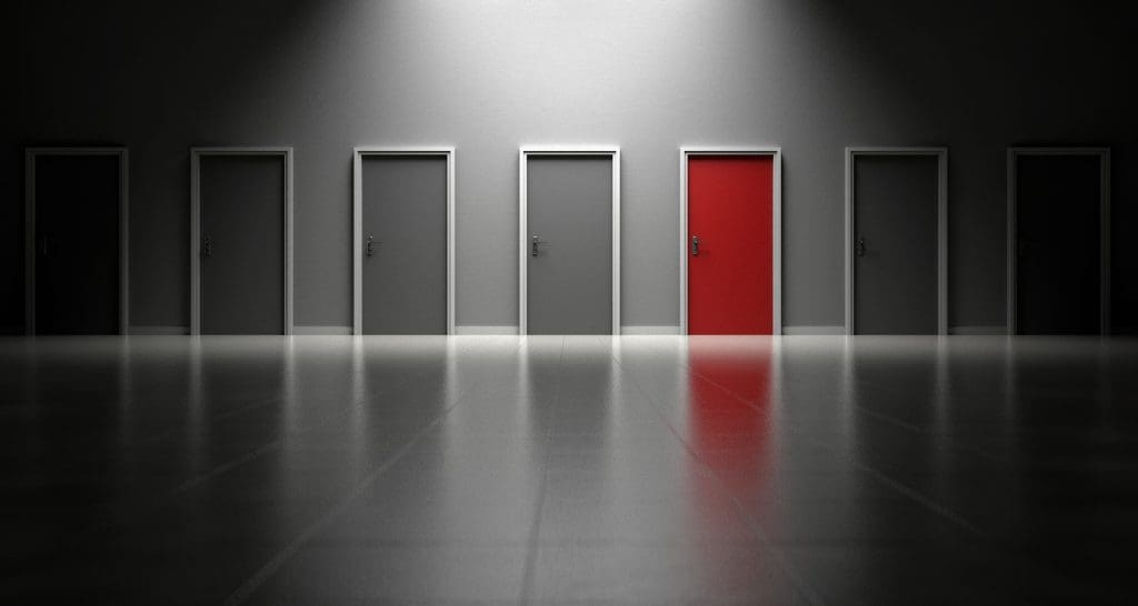 ¿Quién puede estudiar analítica de datos? 1 serie de puertas para elegir estudiar analitica de datos