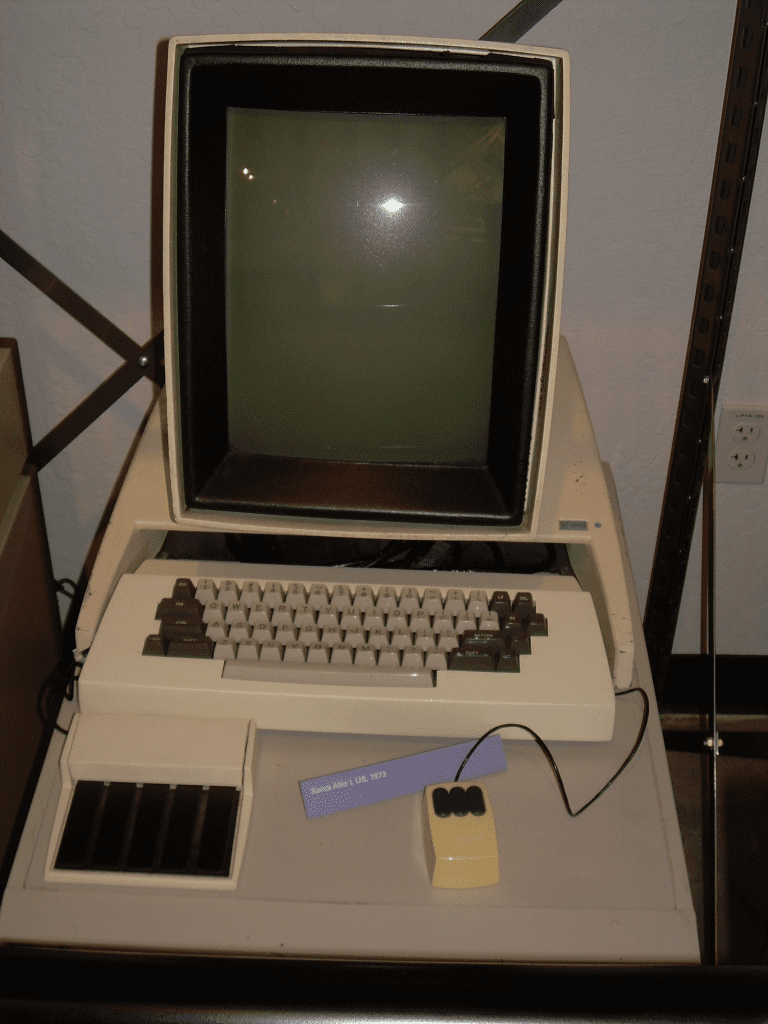 Primeros ordenadores en usar una interfaz 1 Primeros ordenadores en usar una interfaz: Xerox alto