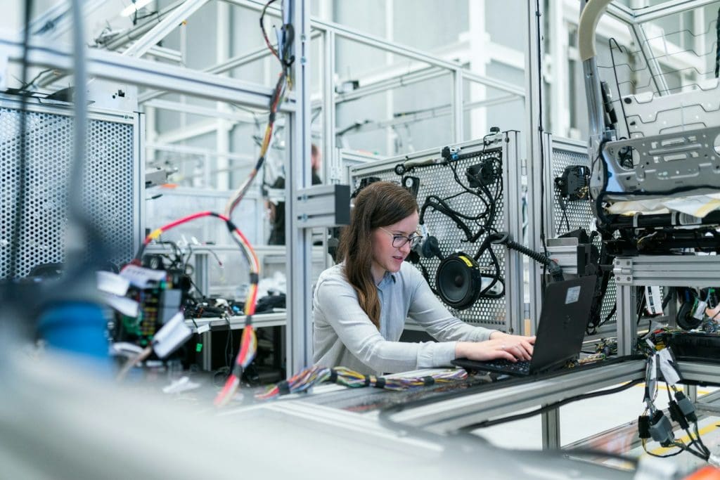 Sectores con más demanda de empleo en 2025: lo que las empresas buscan 1 Sectores con más demanda de empleo