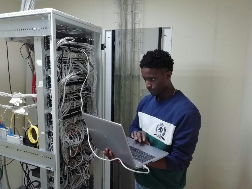 coste de infraestructura IA en DevOps