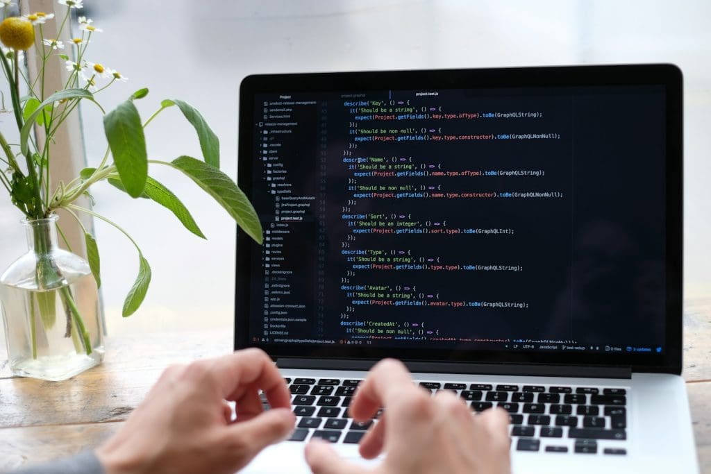Qué es CodePen: Plataforma clave para crear y compartir código web en vivo 1 Qué es CodePen