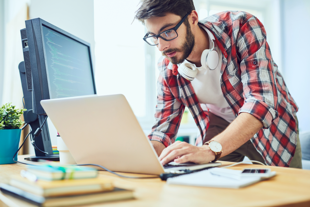 Lenguajes de programación más demandados para perfiles junior 2 Lenguajes de programación más demandados