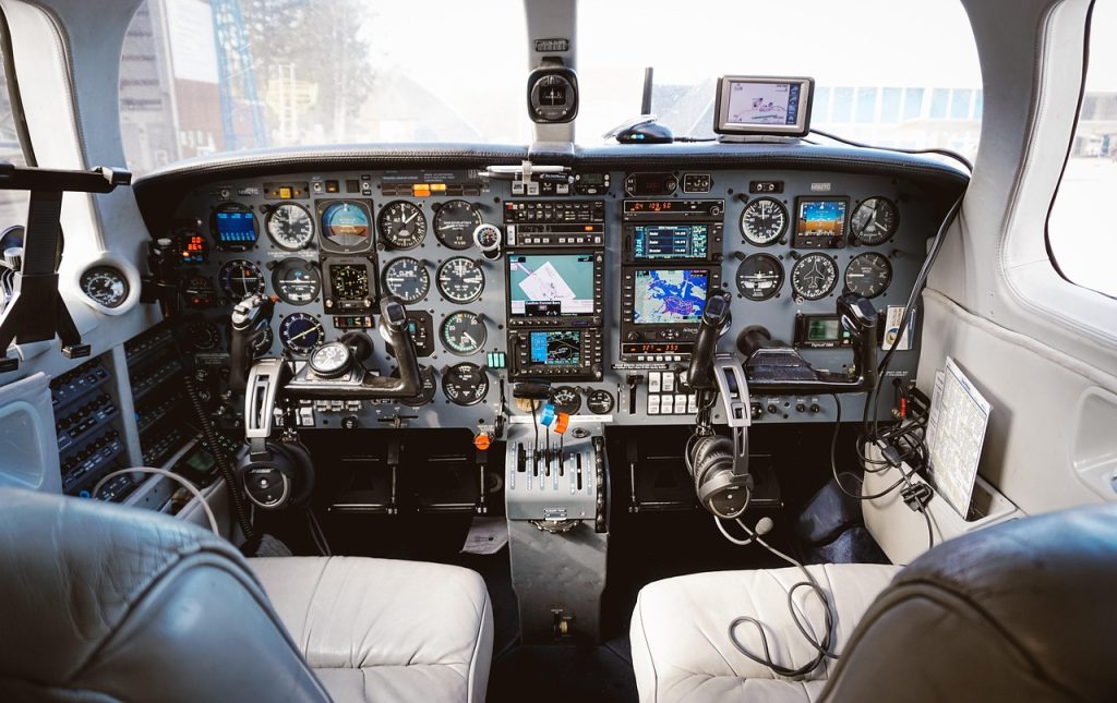 Fallo de software en control de vuelo detiene parte de la aviación global: lecciones para desarrolladores 1 Fallo de software en control de vuelo